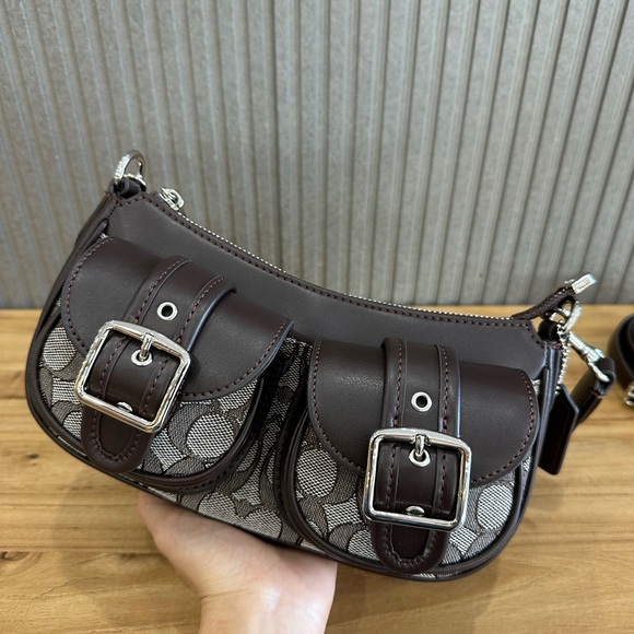 Coach Cbj00 Ashton Shoulder Bag, Jacquard Leather Maple Color - Picture 4 of 9